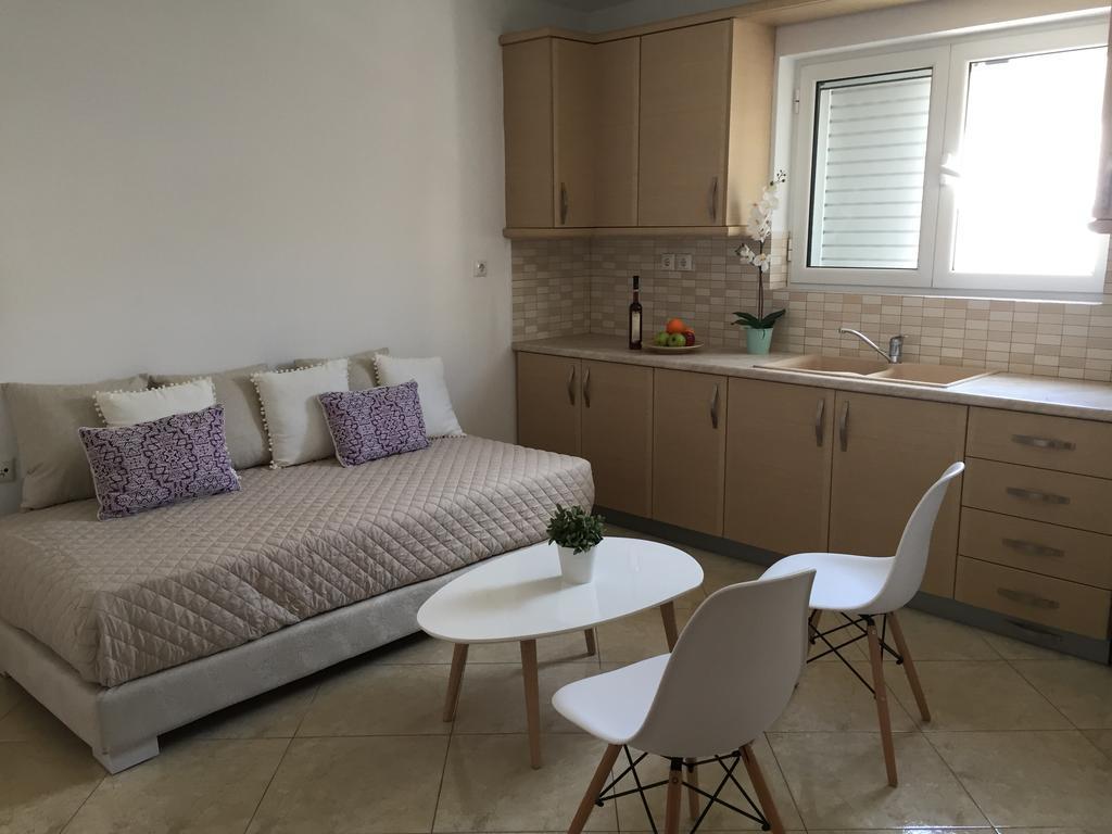 Sea And Sun Apartments Sarande Bagian luar foto