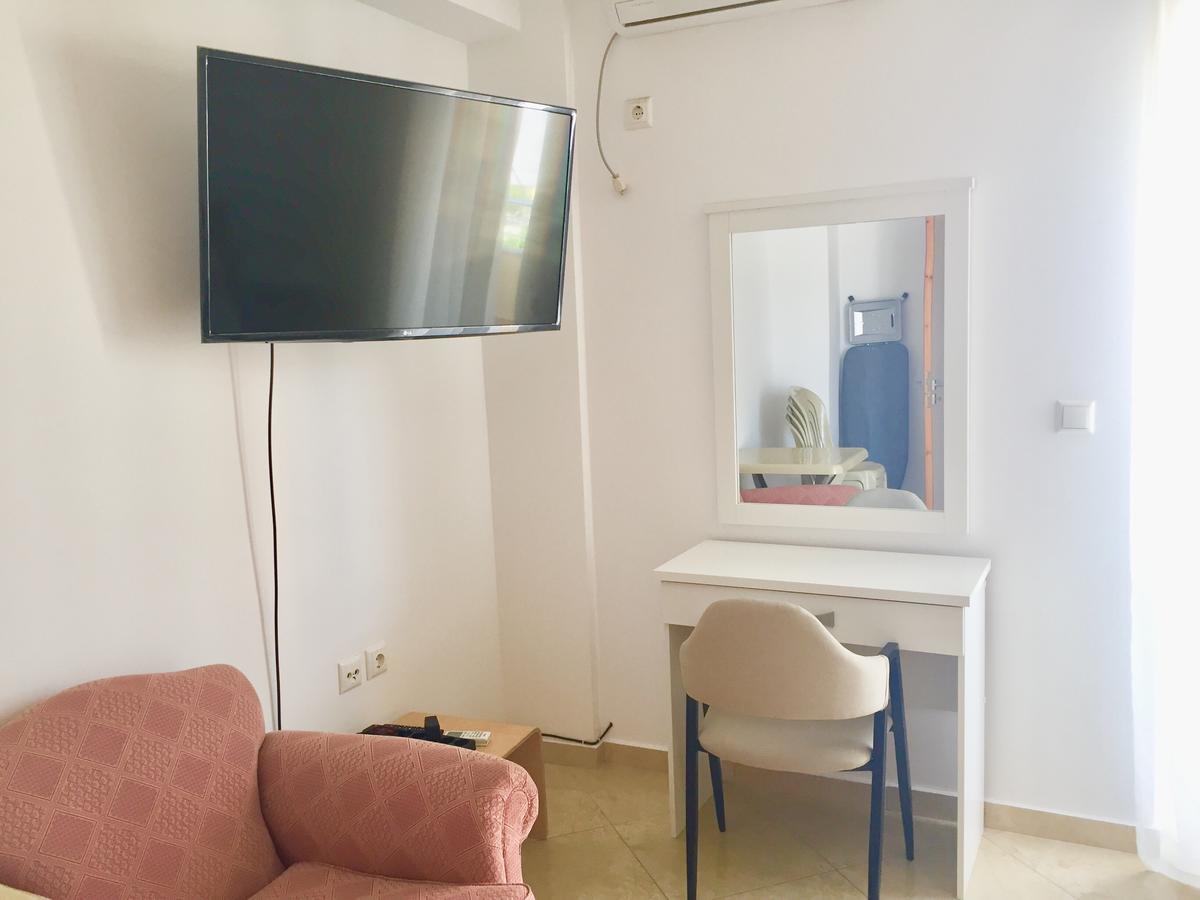 Sea And Sun Apartments Sarande Bagian luar foto